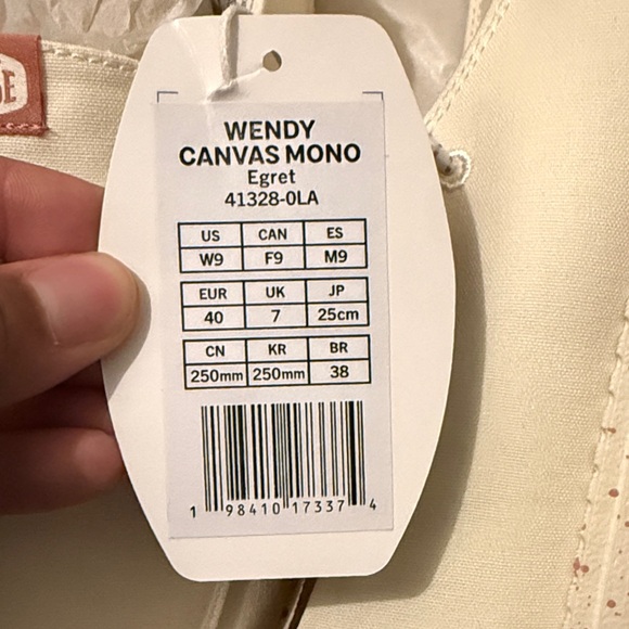 NWT IN BOX Hey Dude Women’s size 9 - Picture 2 of 4